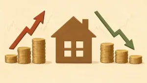 Icona di una casa tra pile di monete con frecce che indicano salita e discesa